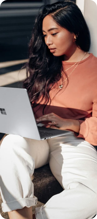 awards_review_section_img_2